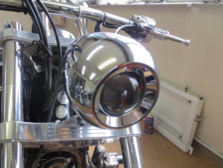 バイクショップアモラ ヘッドライト 1
